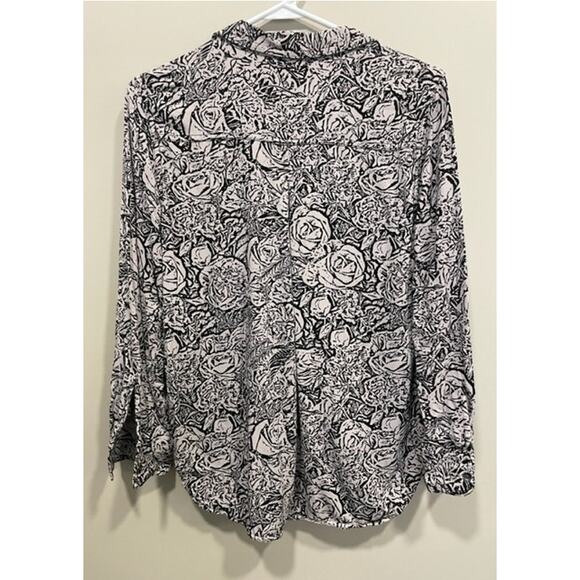 Rock & Republic Women's Rose Print Button Up Shirt Black Print Size Small - Picture 2 of 8